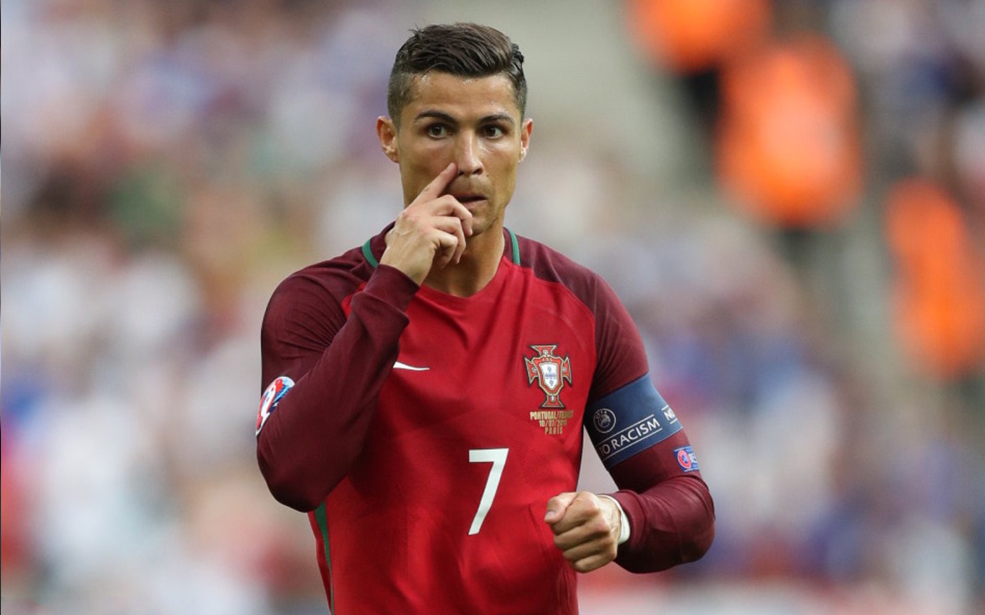 亚洲杯中国足球逆袭 球迷欢呼雀跃，中国 亚洲杯 足球